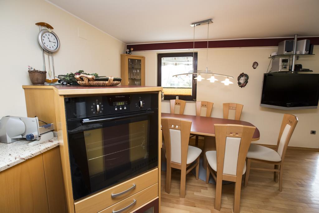 Holiday House Klemencic Бохинь Экстерьер фото
